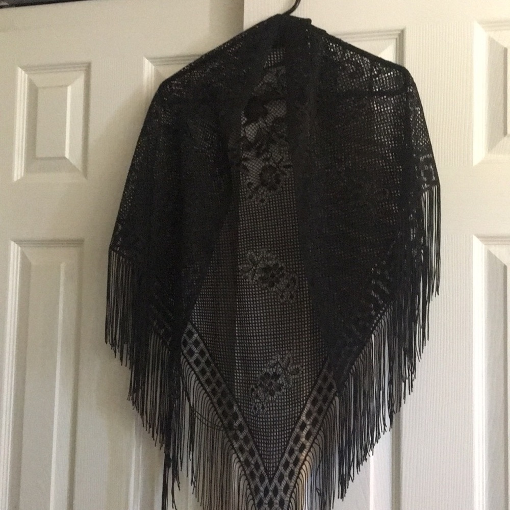 Black fringed shawl